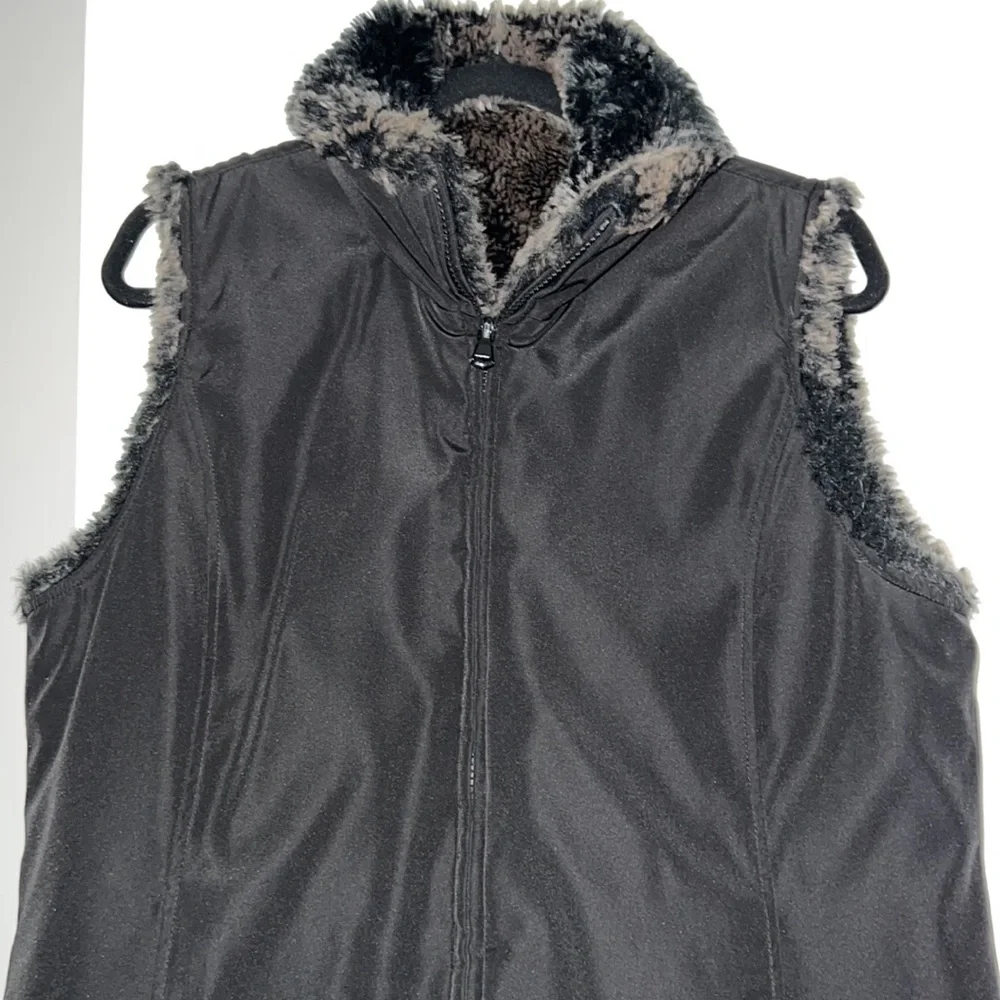 Reversible Vest - Picture 3 of 6